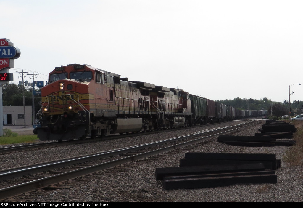 BNSF 4682 West